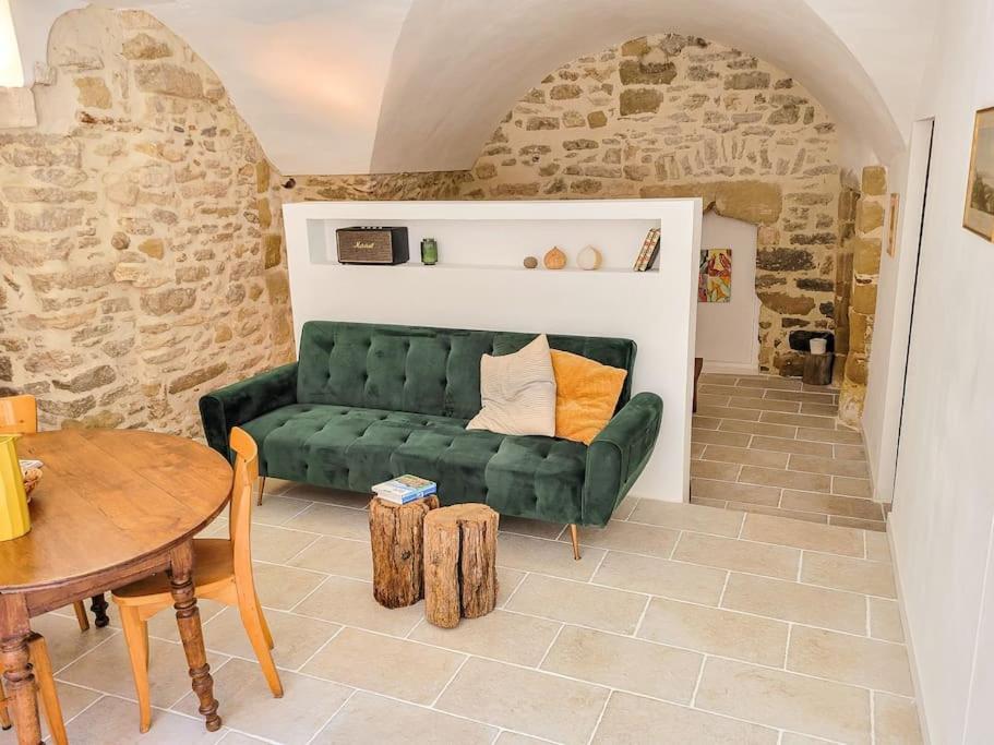 Studio Spacieux De Caractere Montaren-et-Saint-Médiers Zewnętrze zdjęcie